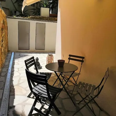 With Garden Апартаменти Салоніки